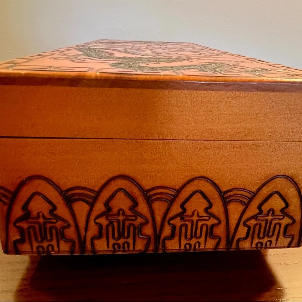 Vintage Asian‎ Theme Jewelry/Music Box Carved Dragons Red Velvet Lining Mirrored